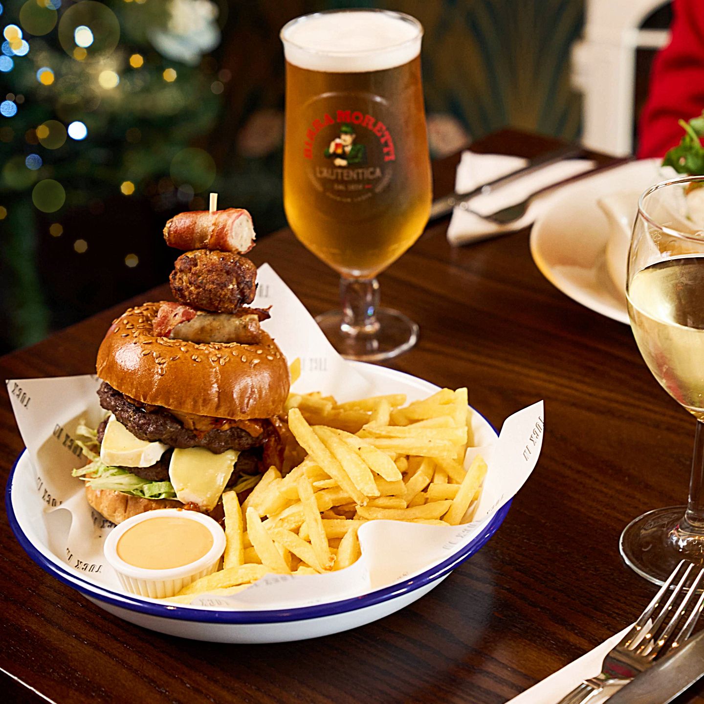 Festive Lunch & Dinner at The Trafalgar in Hednesford